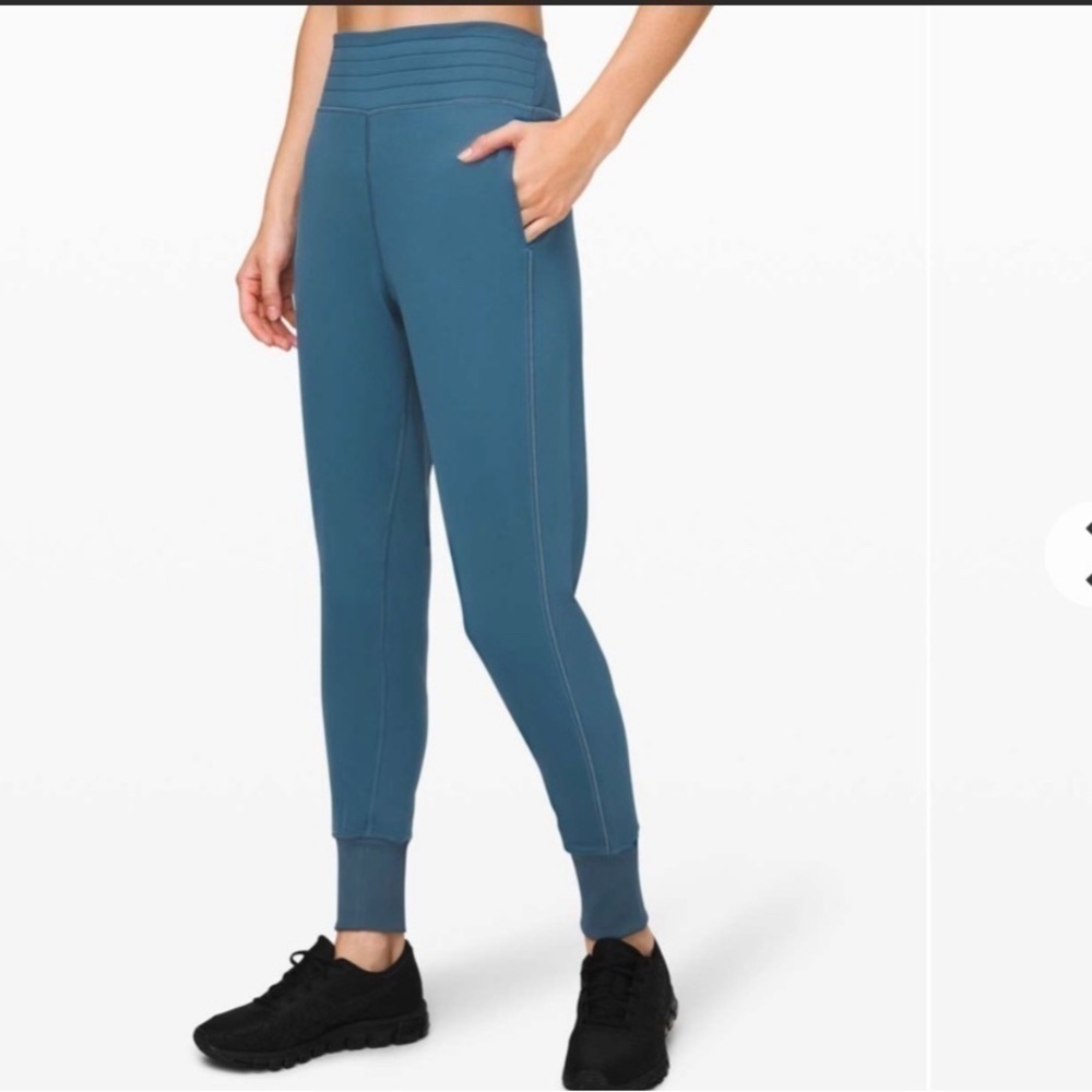 Lululemon Flurry Up High Rise Jogger Pants in Petrol Blue, Size 2